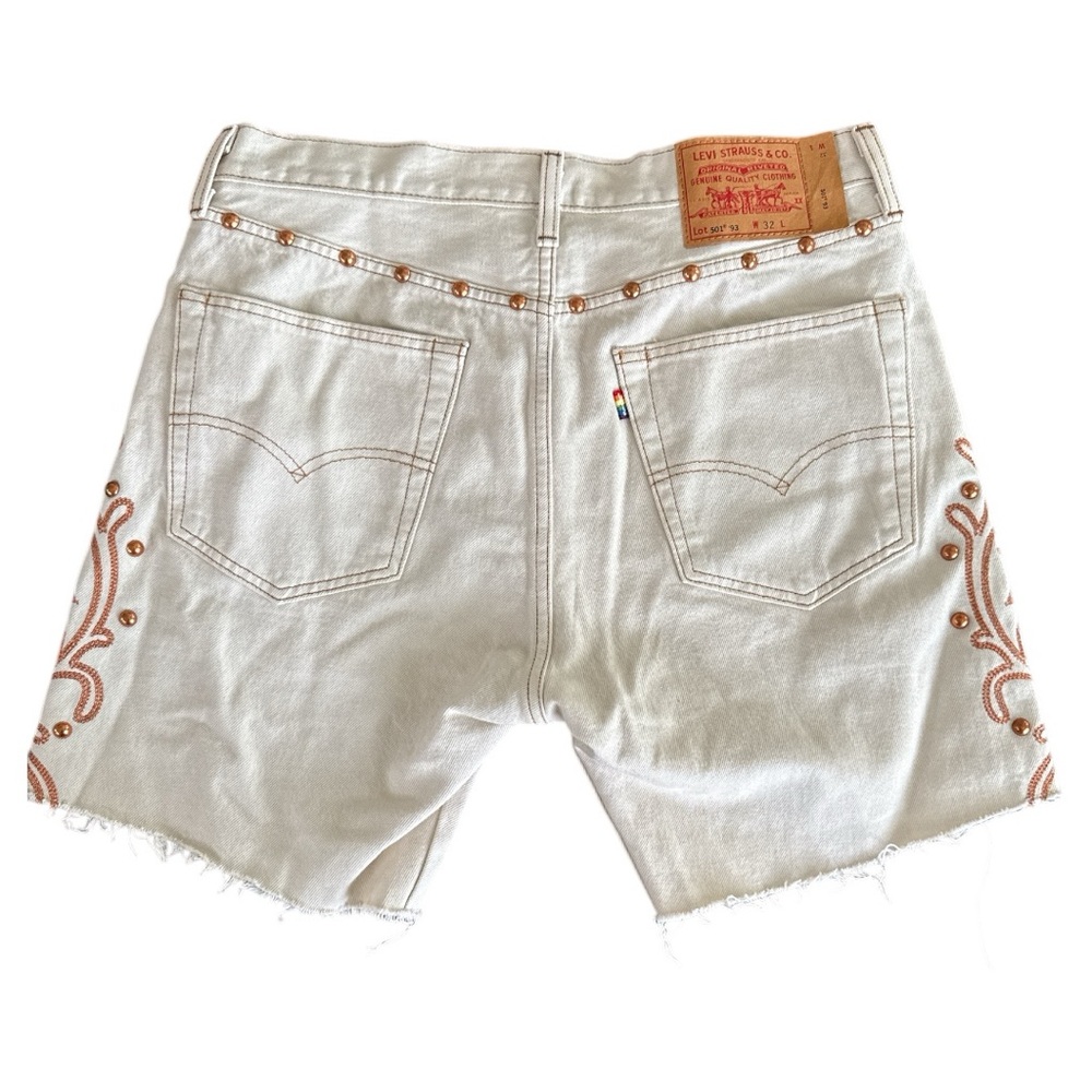Levi's 501 '93 Cut-Off Rodeo Boots Short in Ecru Size 32 Pride Collection - Picture 2 of 7